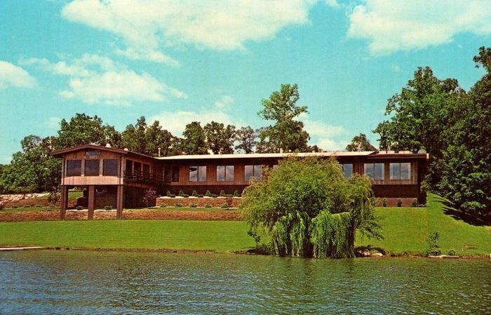 Lakewood Inn